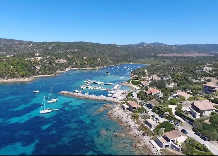 Du Golfe Отель Сартен